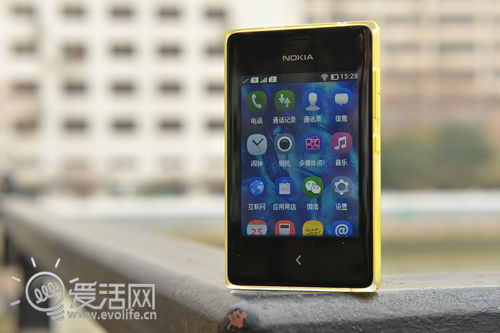 清爽可口果冻味 品尝诺基亚Asha 502小透明（图）0
