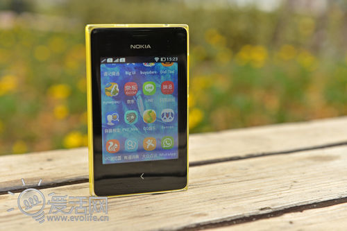 清爽可口果冻味 品尝诺基亚Asha 502小透明（图）1