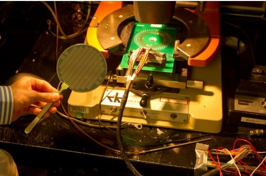 新型电脑有望摆脱硅晶体技术的依赖