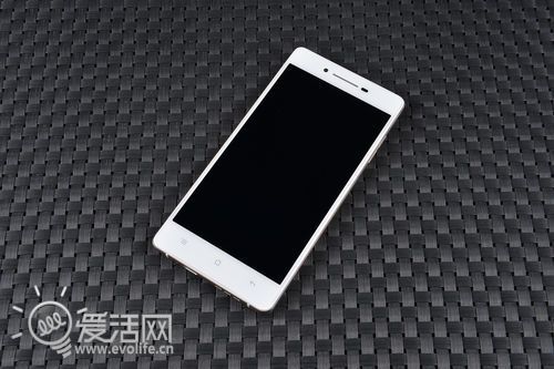 一袭礼服慧眼识夜 夜拍新秀OPPO R1试玩1