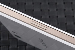 一袭礼服慧眼识夜 夜拍新秀OPPO R1试玩3