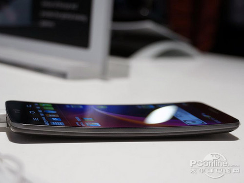 曲面屏幕 6英寸LG G Flex手机现场体验5