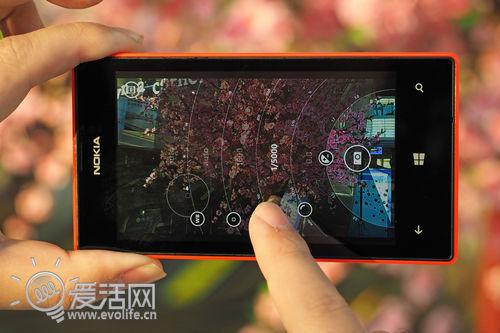 草根之王后继人 试玩入门新力将诺基亚Lumia 5255