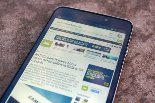 中兴5.7寸Boost Max外媒评测：续航令人印象深刻 2