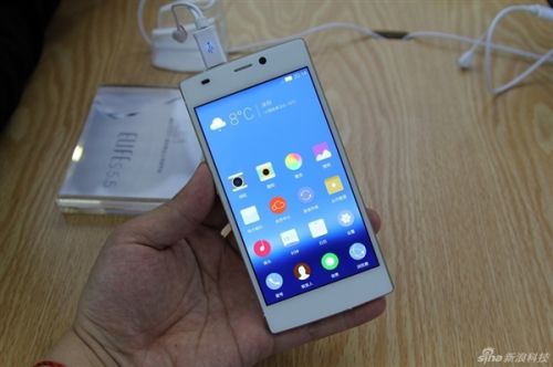 这款超薄手机运行金立定制的amigo