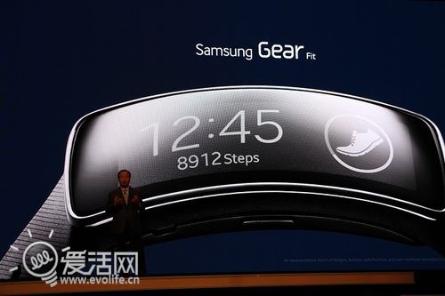 三星Gear Fit智能手环上手玩：美艳弧形屏 专注健身0