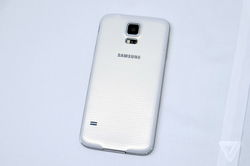 三星新一代GALAXY S5上手试玩：进化 而不是革命[图]1