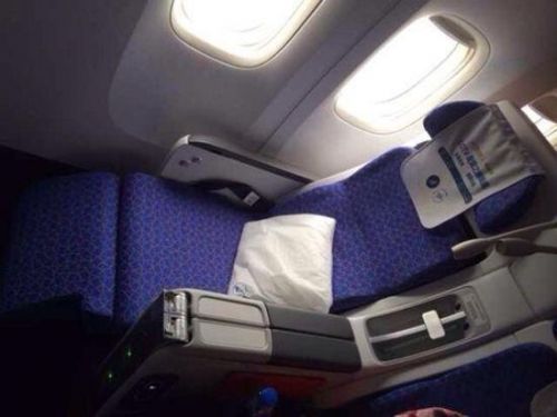 体验南航新波音777:高端经济舱是亮点