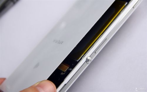 索尼国行移动版Xperia Z2完全拆解3