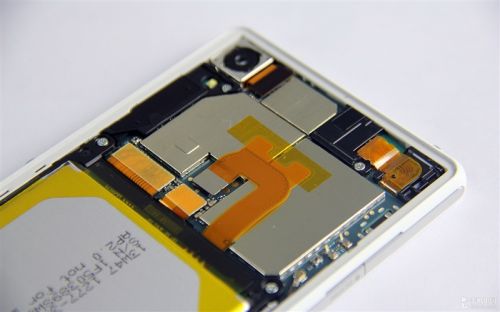 索尼国行移动版Xperia Z2完全拆解6