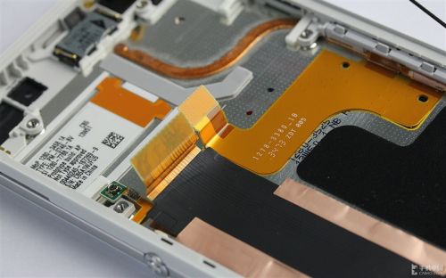 索尼国行移动版Xperia Z2完全拆解0