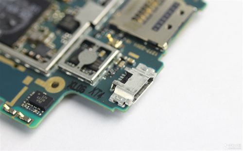 索尼国行移动版Xperia Z2完全拆解7