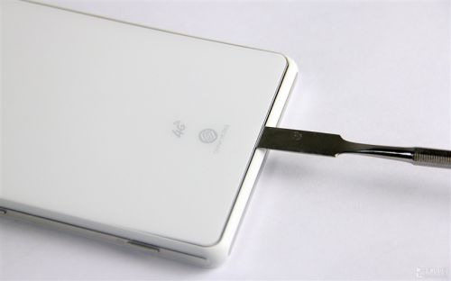 索尼国行移动版Xperia Z2完全拆解2
