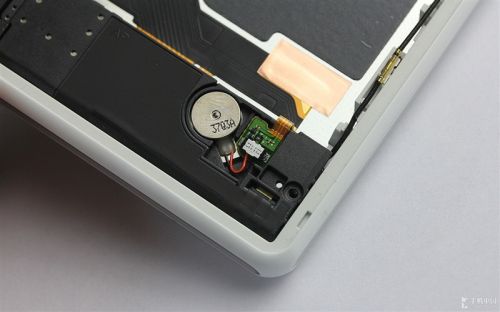 索尼国行移动版Xperia Z2完全拆解8