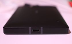 这下合手了 诺基亚WP8.1新旗舰Lumia 930上手玩6