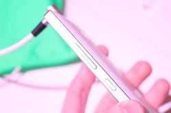 这下合手了 诺基亚WP8.1新旗舰Lumia 930上手玩0
