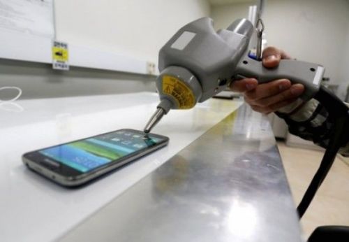 图说Galaxy S5手机暴力测试流程2