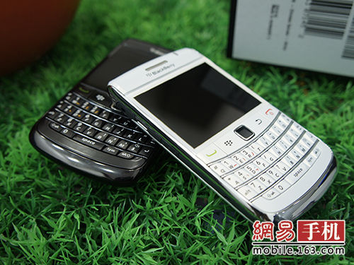 C罗梅西最抢眼 足球巨星们都用什么手机