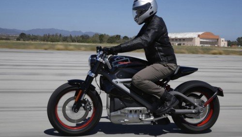 哈雷发布电动摩托车:最高时速148公里