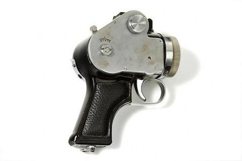 相机史上的异形们:居然用枪打闪光弹