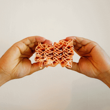 [动态图]外国设计师打造一台以羊毛和纸为原料的3d打印机