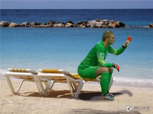 腚腚惊心,巴西世界杯荷兰门将坐姿遭恶搞