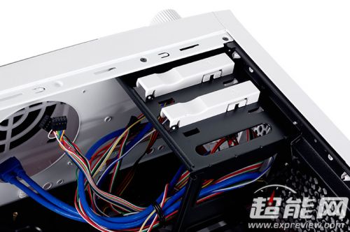 可彩绘的机箱，先马时空战士评测1
