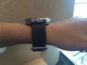 现场体验Moto360: 块头大 美到哭6