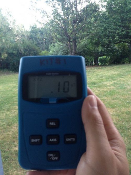 高压线旁边房子能不能住?看网友实测_业界新