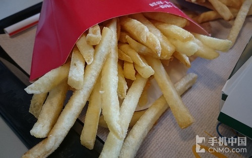 圆润设计IP68级防水 索尼Z3评测3