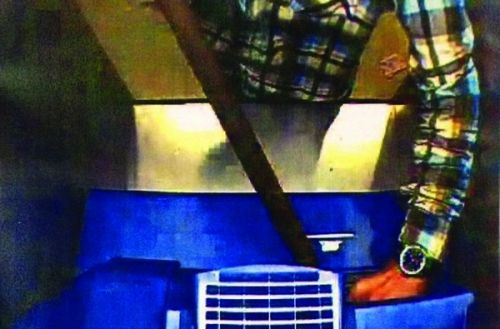 奇葩 小偷 :砸了ATM机后跑到 派出所求助 _业界新