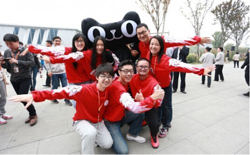 打脸了!天猫小二集体穿假货