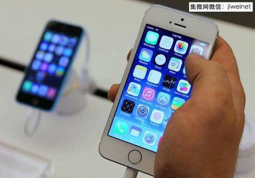 苹果股价周一闪崩:最高跌6.4%成交量暴增