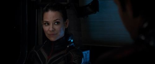 《蚁人2》首部预告:超级英雄夫妻打情骂俏救世界