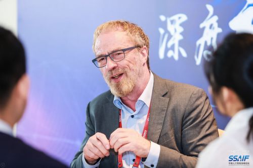 对话德国AI大咖汉斯：人工智能还无法"召唤魔鬼"0