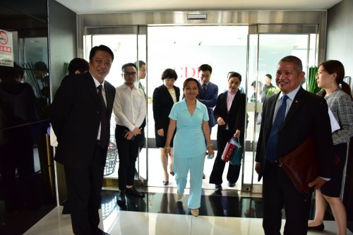 菲律宾前总统阿罗约及代表团一行到访中发控股集团5