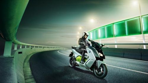 全球首辆飞行摩托车Speeder接受预定 需持飞行驾照！0