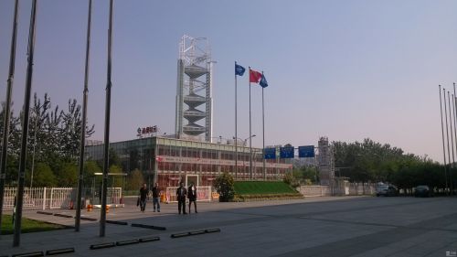 第一站:新奥购物中心当然是吃早餐啦,品尝一下北京的炒肝,羊汤,豌豆黄